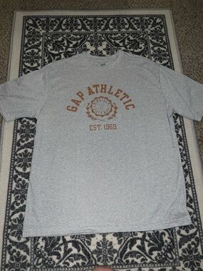 Men’s GAP Tee Shirt